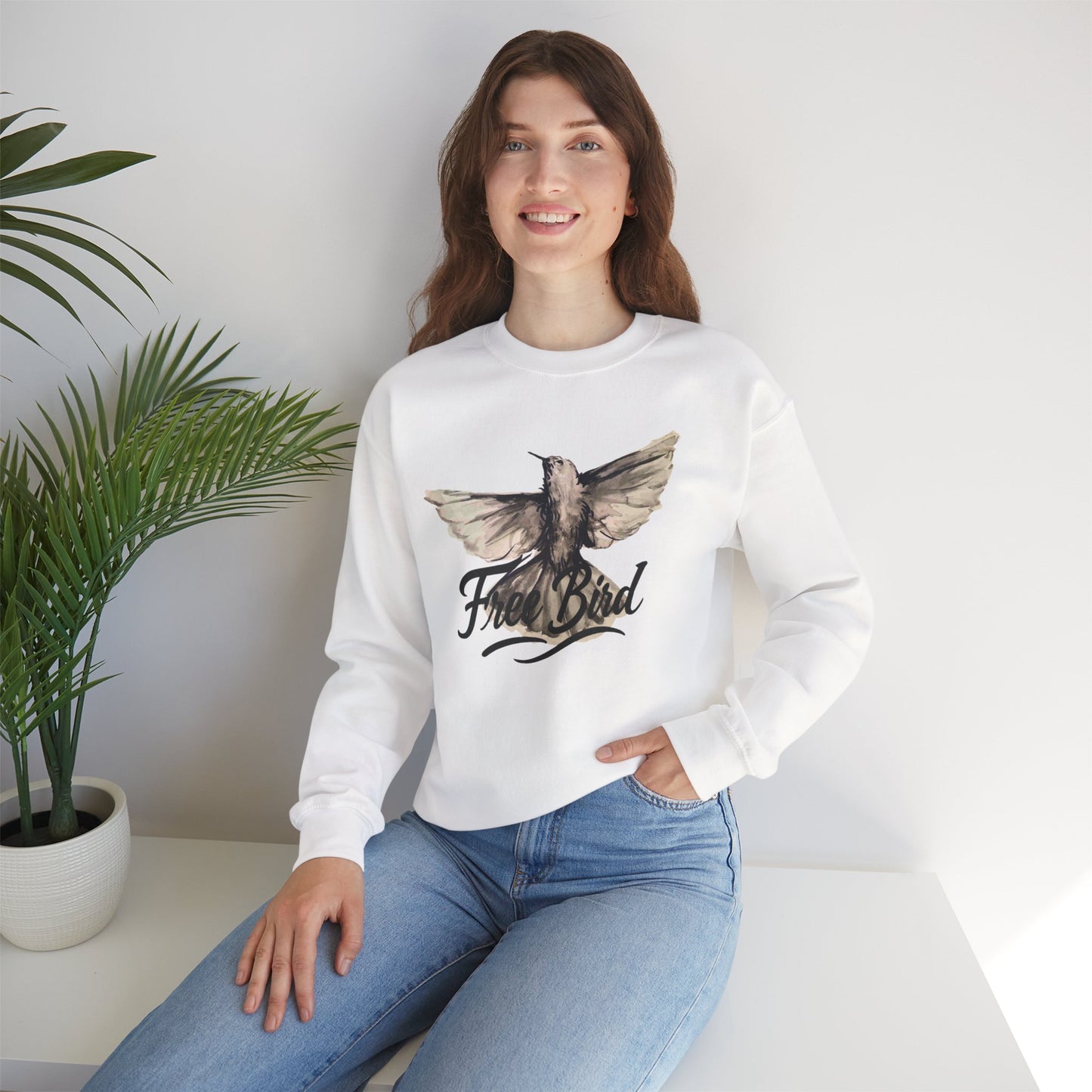 Unisex Crewneck Sweatshirt „Free Bird Sparrow“ – Künstlerisches Wasserfarben-Vogelmotiv